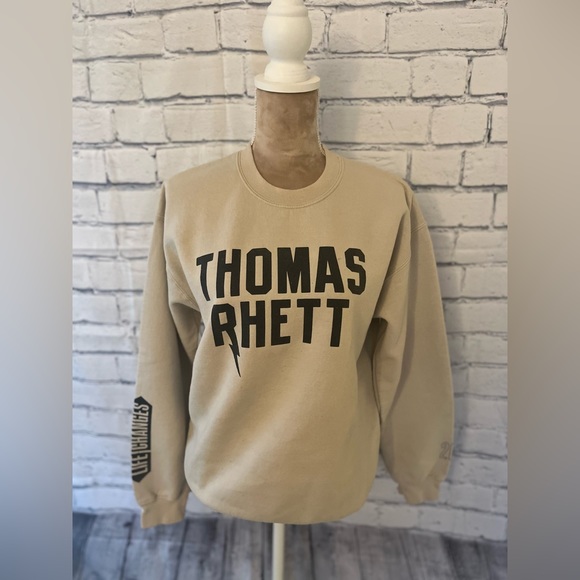 Jackets & Blazers - Thomas Rhett Crewneck - concert life changes